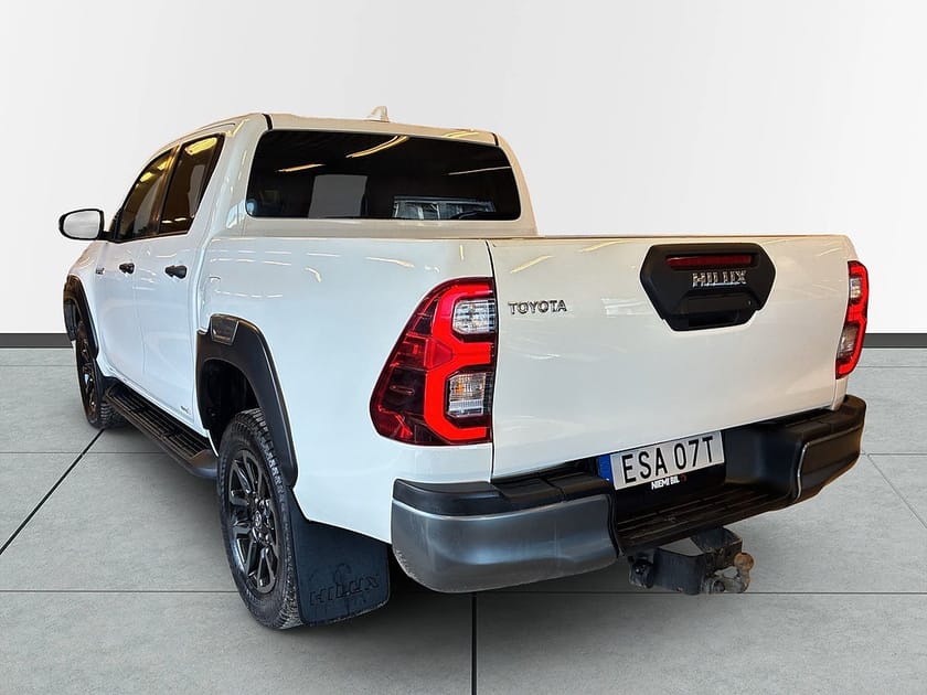 Bild 5 av Toyota Hilux Dubbelhytt 2.8 4WD Invincible S&Vdäck/Drag/MOMS/Kamera