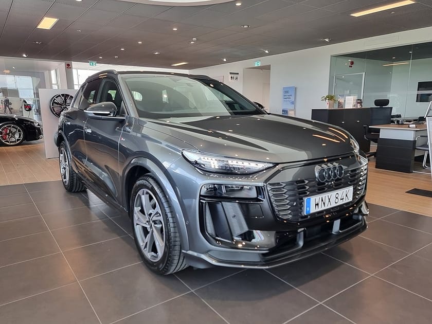 Bild 2 av Audi Q6 e-tron quattro SUV 388hk S-line