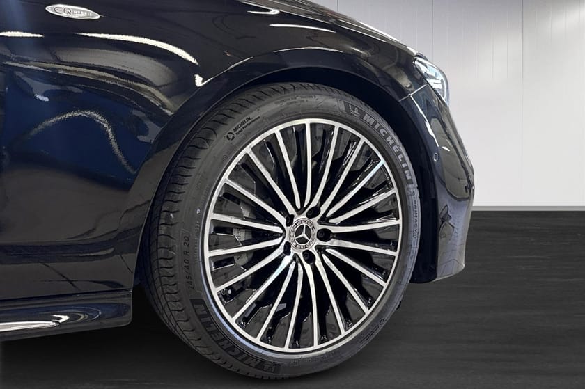 Bild 5 av Mercedes-Benz E 300 de 4MATIC T 4M | AMG | SUPERSCREEN | DRAG | BURMESTER