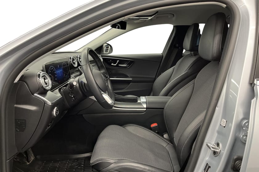 Bild 4 av Mercedes-Benz C 220 T d 4MATIC AVANTGARDE/ 360