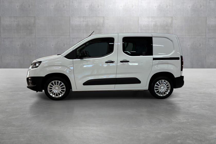 Bilde 2 av Toyota ProAce City Kort L1  1.5 Diesel 100 Comf.Fleet Colour