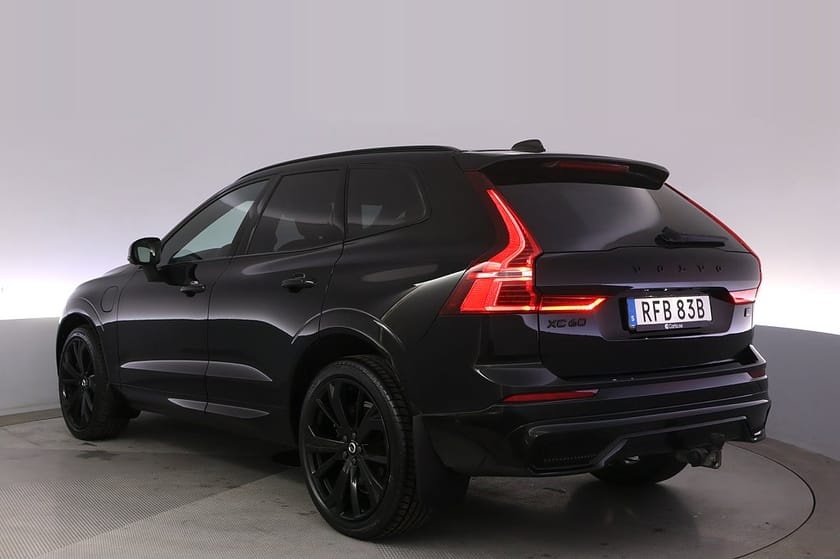 Bild 4 av Volvo XC60 Recharge T8 AWD Ultimate Black Edt Drag B&W Pano