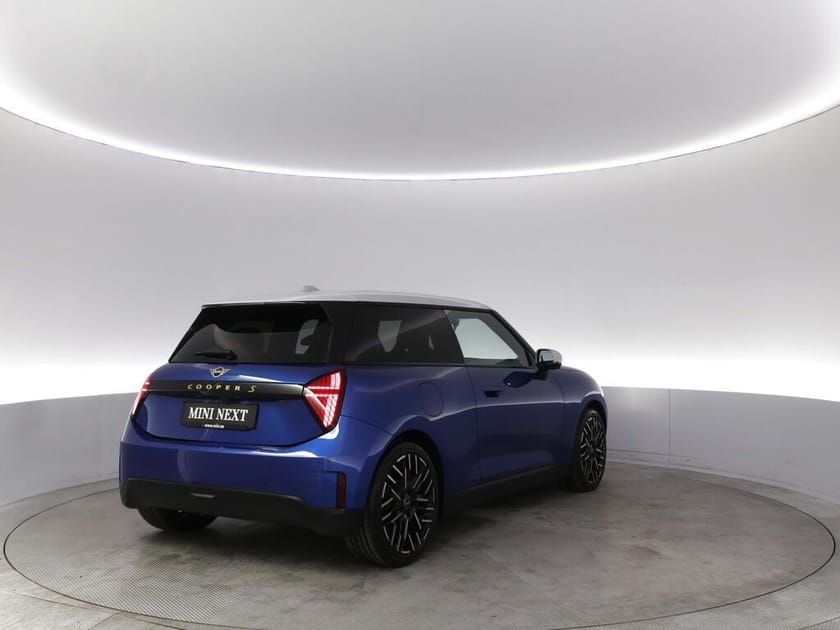 Bild 4 av MINI Cooper SE Favoured Trim, Paket XL, V-hjul ingår!