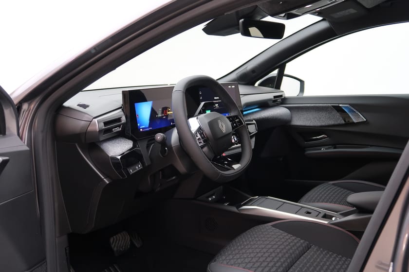 Bild 4 av Renault Clio TCe 115 Techno Privatleasing från 3990kr/mån