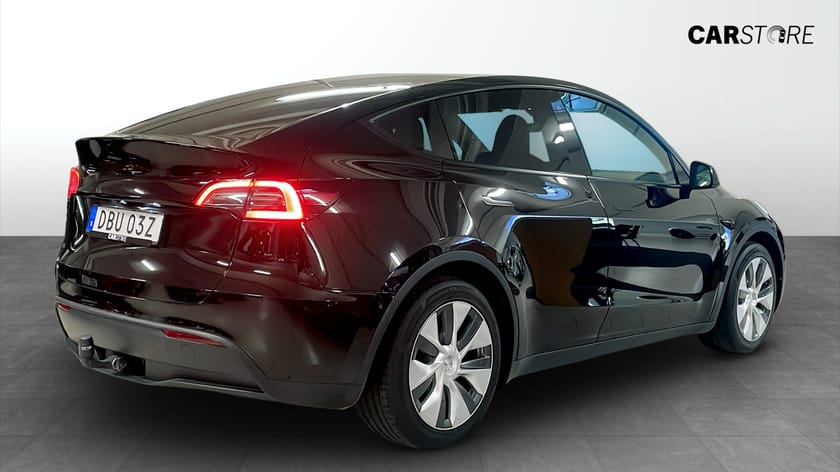 Bild 2 av Tesla Model Y Long Range AWD 514hk / Glastak / Kamera / Drag