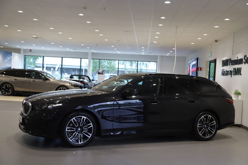 Bild 3 av BMW i5 eDrive40 Touring M Sport Active / Adaptiv Farthållare