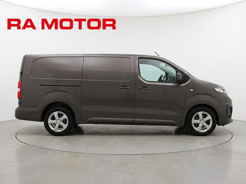 Bild 4 av Opel Vivaro Skåpbil IP 2,0 | L3 | Moms | Kamera | 3-sits | Värmare
