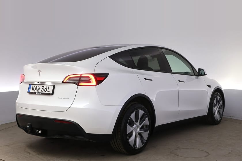 Bild 5 av Tesla Model Y Long Range AWD Autopilot Pano Drag