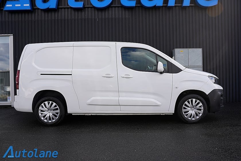 Bild 4 av Peugeot Partner Utökad Last 1.5 130, Kamera, Värmare, Dragkrok 130hk