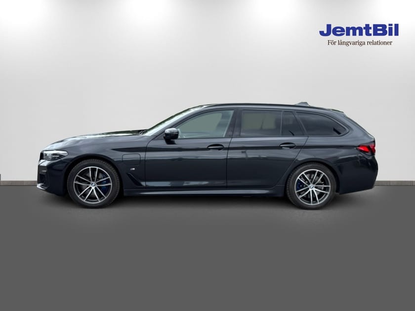 Bild 4 av BMW 530e xDrive Touring M-Sport, Vinterhjul