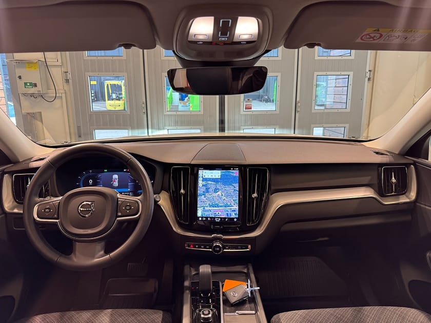 Bild 5 av Volvo XC60 Recharge T6 AWD Pano Drag Gps Core Bright 18,8kWh