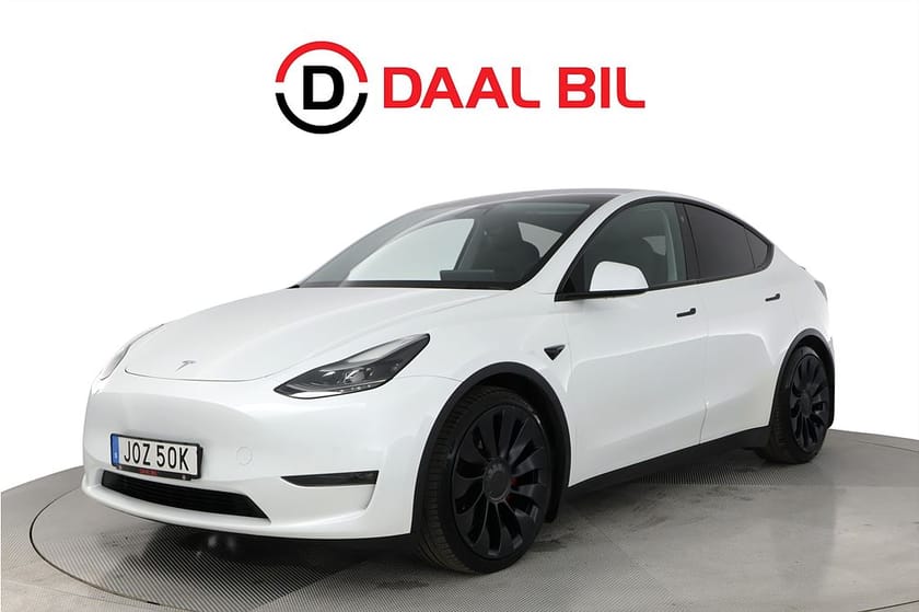 Bild 1 av Tesla Model Y Performance AWD 77 kWh 534HK DRAG AUTOPILOT PANO P-VÄRM