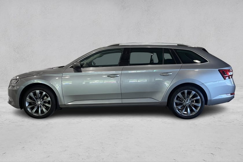 Bilde 2 av Škoda Superb Stasjonsvogn |Style | 4x4 | Hengerfeste | HIFI lyd anlegg |