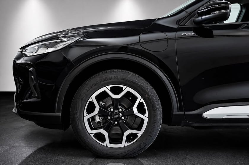 Bild 3 av Ford Kuga Plug-In Hybrid Active X Navi B-kam Drag 1 Ägare