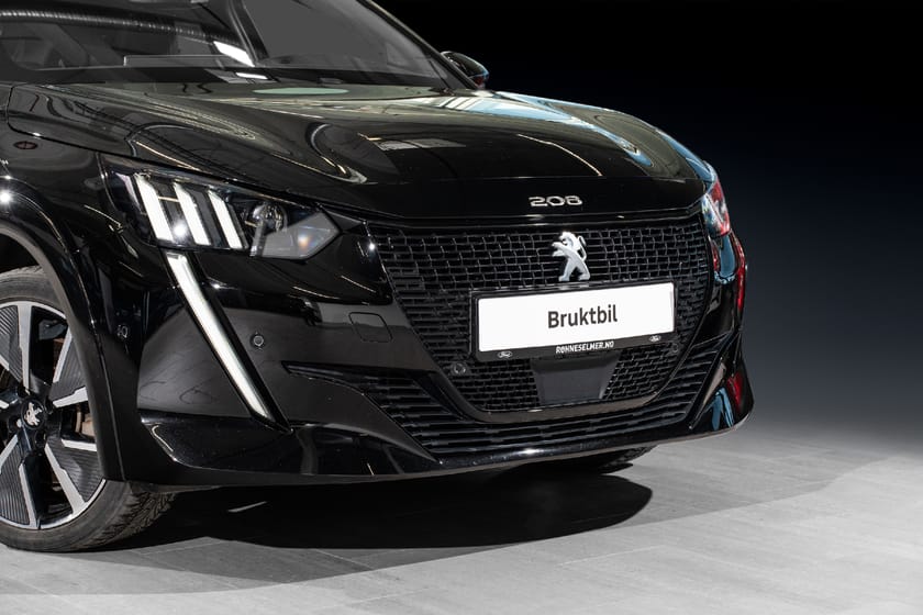Bilde 2 av Peugeot e-208 E-2008 GT| Glasstak| ACC | LED | Navi