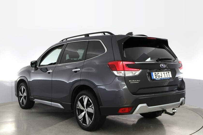 Bild 3 av Subaru Forester e-Boxer XFuel 2.0 Summit H/K Taklucka B-Kam Navi Skinn
