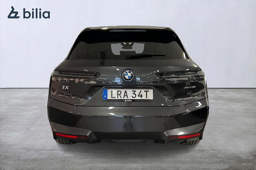 Bild 4 av BMW iX xDrive50 Sportline | Panorama | Luftfjädring | H&K