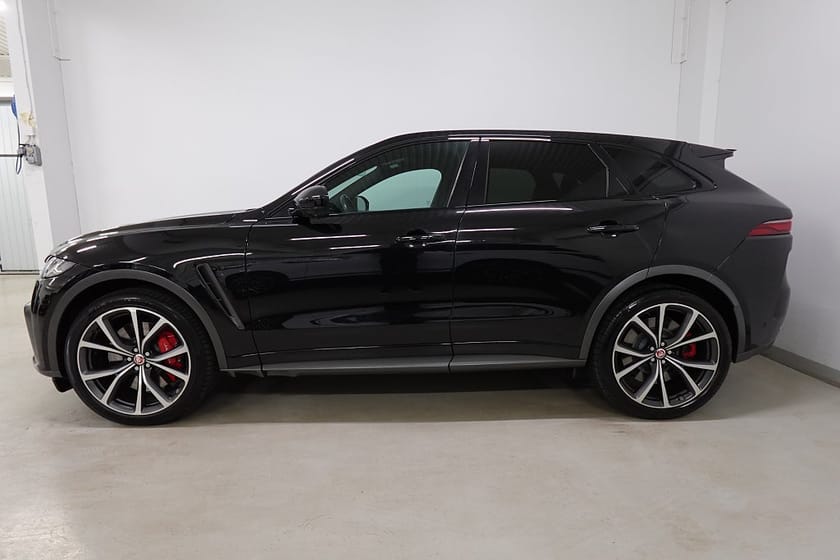 Bild 3 av Jaguar F-Pace SVR Panorama 360° HUD Meridian 550HK MOMS