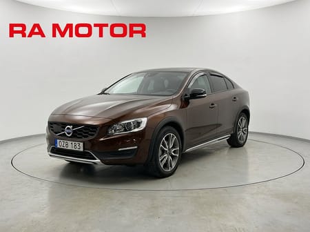 Volvo S60 Cross Country D4 190hk AWD Summum | Skinn | Värmare | Drag |