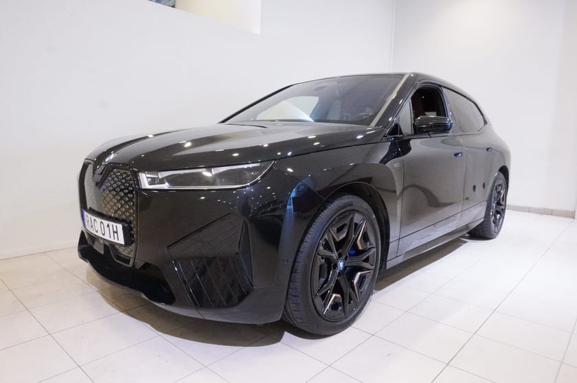 Bild 2 av BMW iX M60 M60, Pano Sky Lounge, Soft Close, Komfortöppning, Laserlights