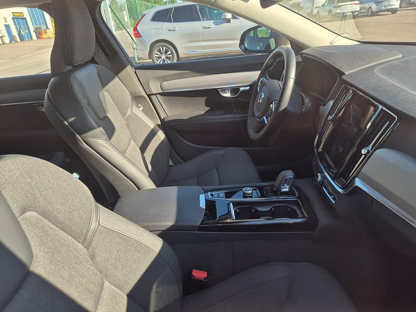 Bild 4 av Volvo V90 T6 Recharge Core Bright plug in AWD 350HK 4x4