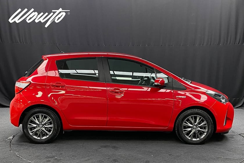 Bild 3 av Toyota Yaris Hybrid e-CVT HSD 101HK Active /B-Kamera /4.95%