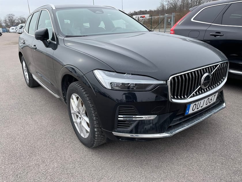 Bild 2 av Volvo XC60 T6 Recharge Core Bright plug in AWD 350HK 4x4 Panorama
