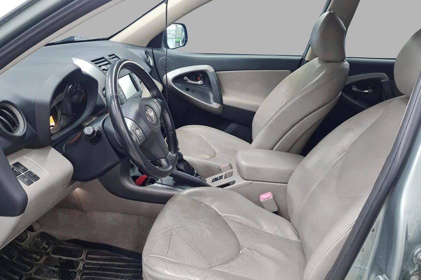 Bilde 4 av Toyota RAV4 2.2 D-CAT 4x4 Billigbil - EU ok til 06.03.2027