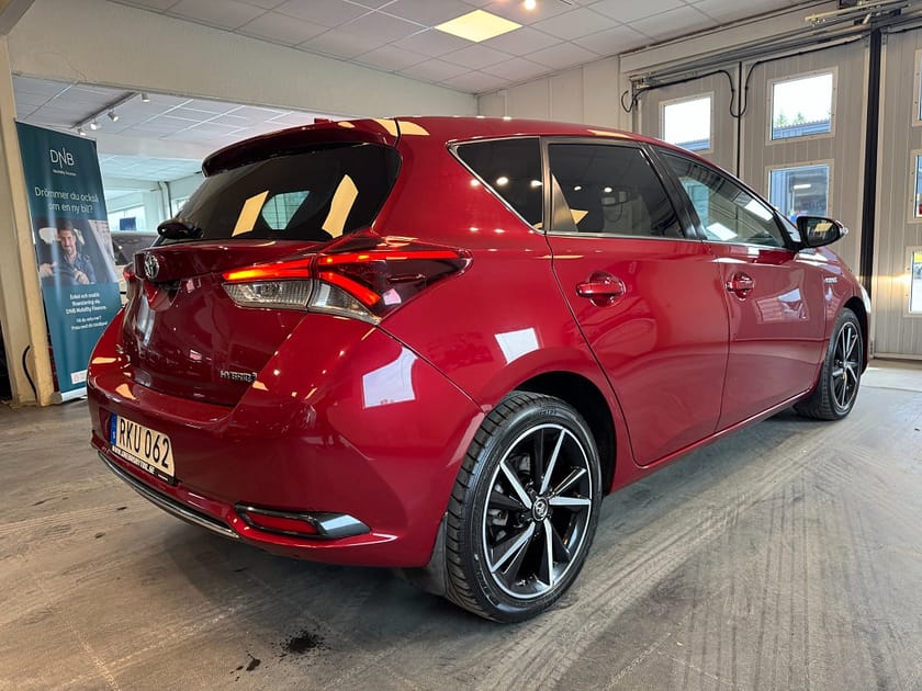 Bild 4 av Toyota Auris Hybrid e-CVT Intense Edition B-kamera M-värmare 136hk
