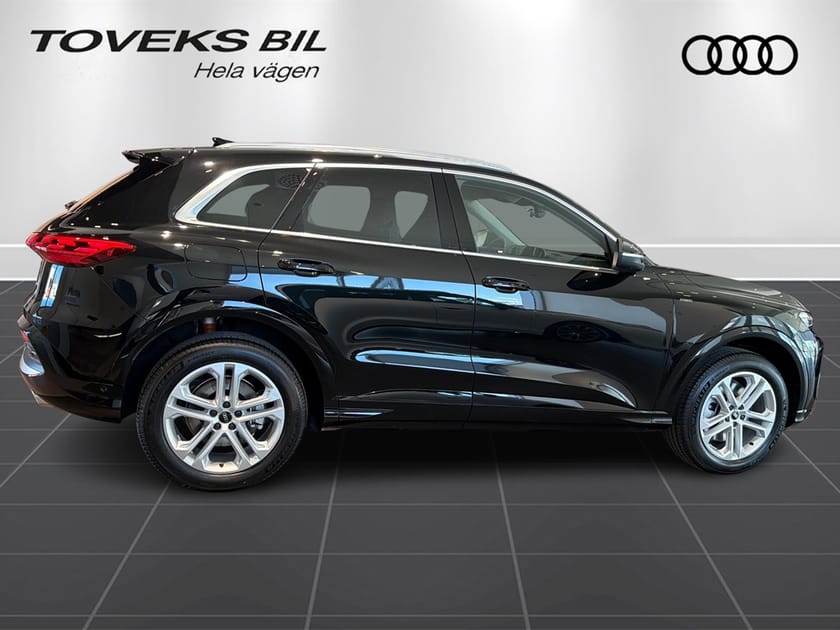 Bild 2 av Audi Q5 e-hybrid quattro 299 HK S TRONIC TECH PLUS