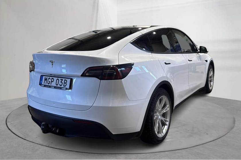 Bild 3 av Tesla Model Y Standard Range RWD Värmepump Panorama