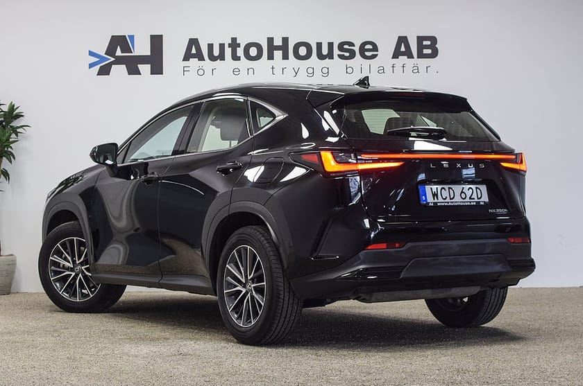 Bild 2 av Lexus NX 350h 242HK CarPlay B-kamera Nybilsgaranti Moms