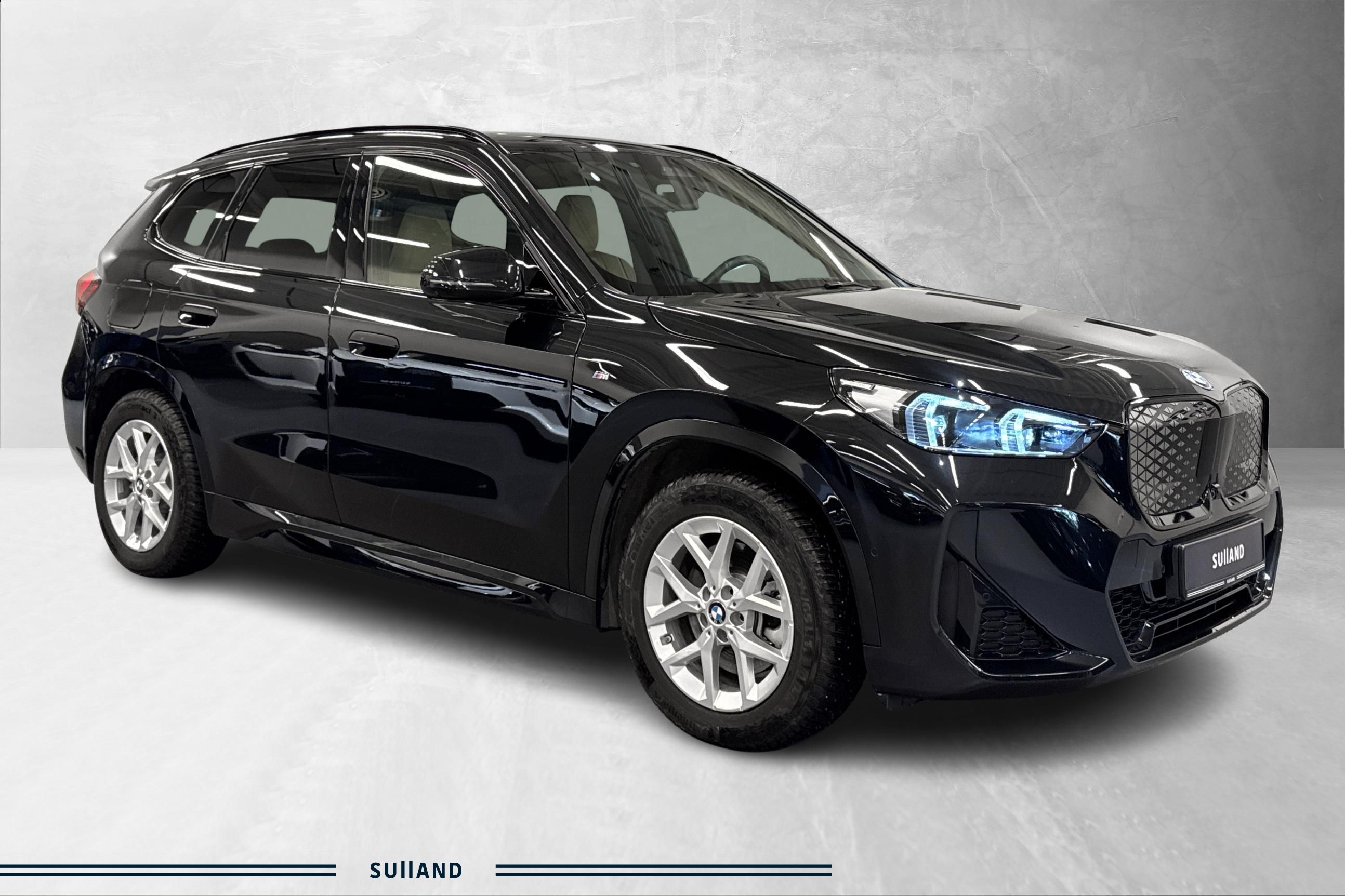 Thumnail bilde 3 av BMW iX1 xDrive30