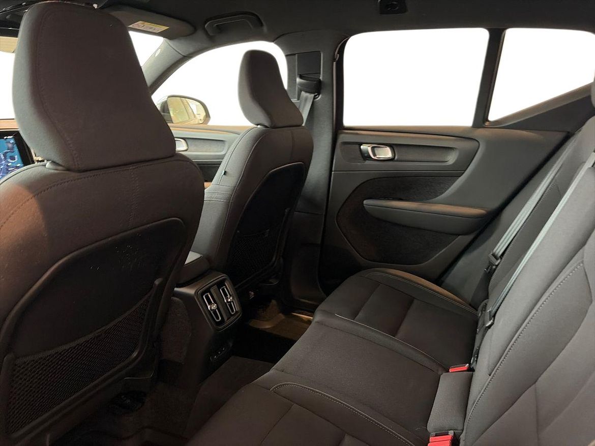 Volvo XC40 2023 - miniatyr 10