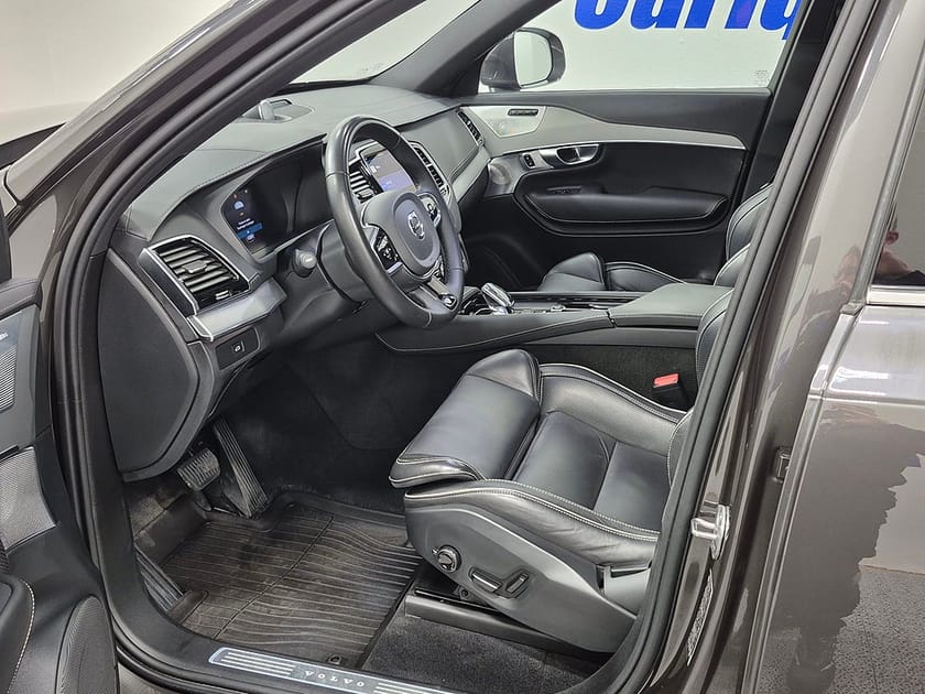 Bild 2 av Volvo XC90 7-seater AWD B5 MILDHYBRID 7-sits Dark plus 235HK 4x4 R-Design Läder