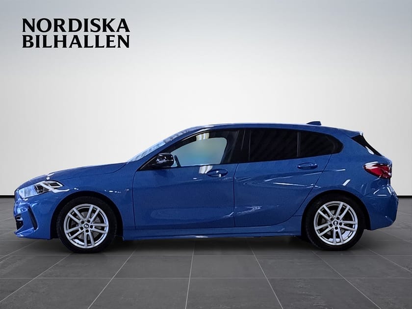 Bild 4 av BMW 118i Steptronic M Sport Nyservad GPS P-sensorer Bluetooth