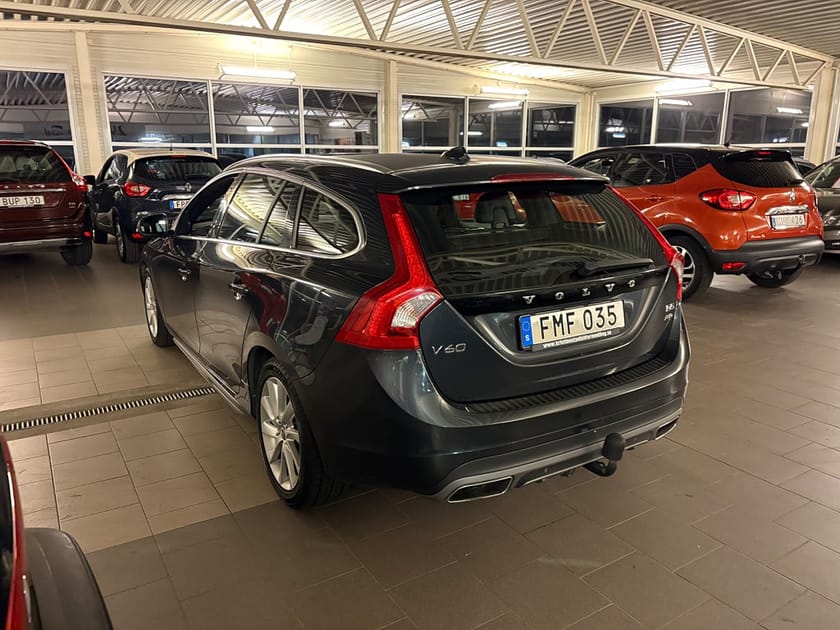 Bild 5 av Volvo V60 D5 AWD  Summum Taklucka/Navi/Skinn/ Euro 5