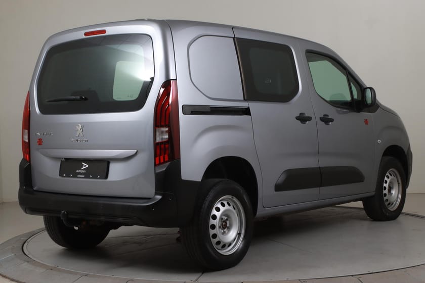 Bilde 4 av Peugeot Partner L1 Mester 1,5 HDi 130hk 4x4 man Varmer Krok Kamera