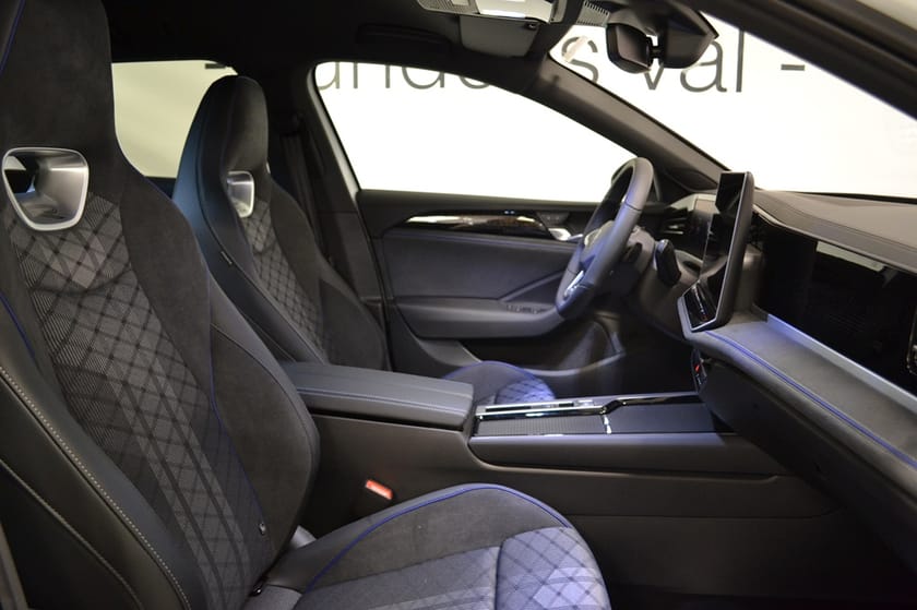 Bild 4 av Volkswagen Passat Sportscombi 2.0 TDI 193 DSG7 4M R-LINE