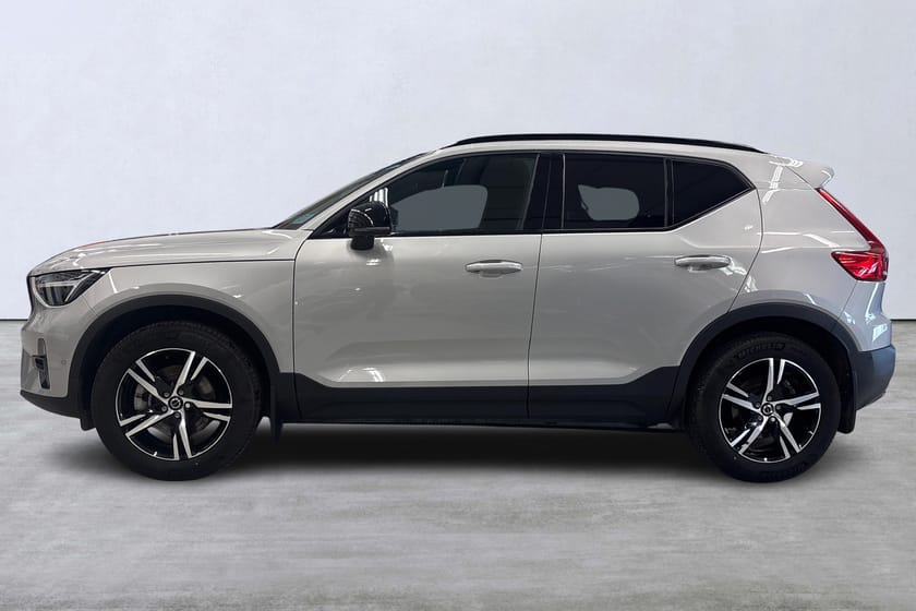 Bild 2 av Volvo XC40 B3 FWD Bensin Plus Dark