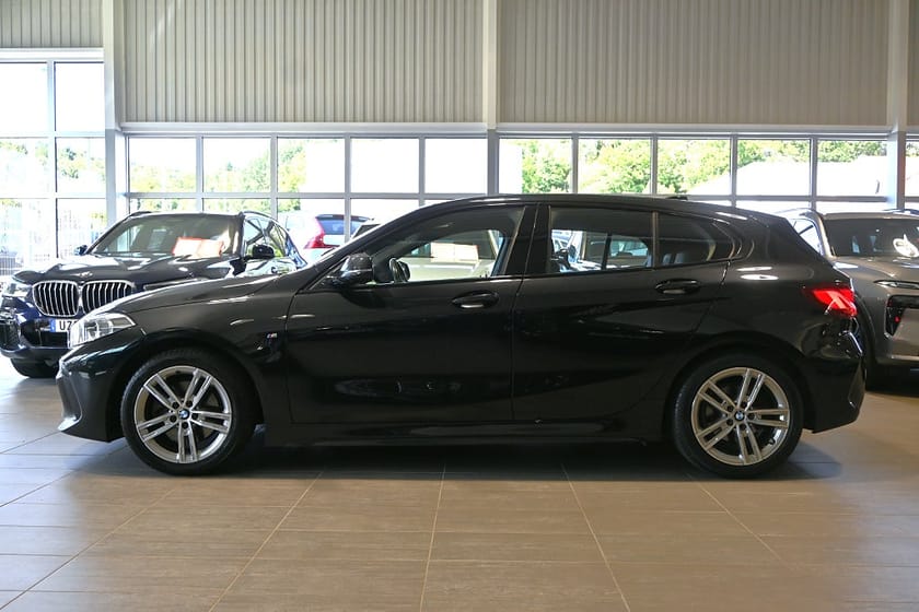 Bild 2 av BMW 118i M Sport 136hk Kamera rattvärme