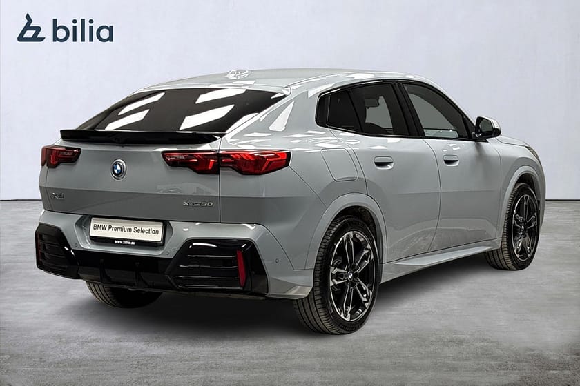 Bild 3 av BMW iX2 xDrive30 xDrive30-M Sport-Dragkrok-Adaptiv Farthållare-Rattvärme