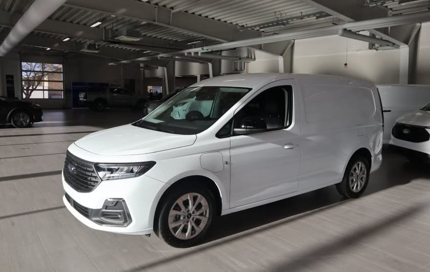 Bild 1 av Ford Grand Transit Connect Skåp L2 Limited 1.5 EcoBoost Plug-In 110kw 150hk 6AT