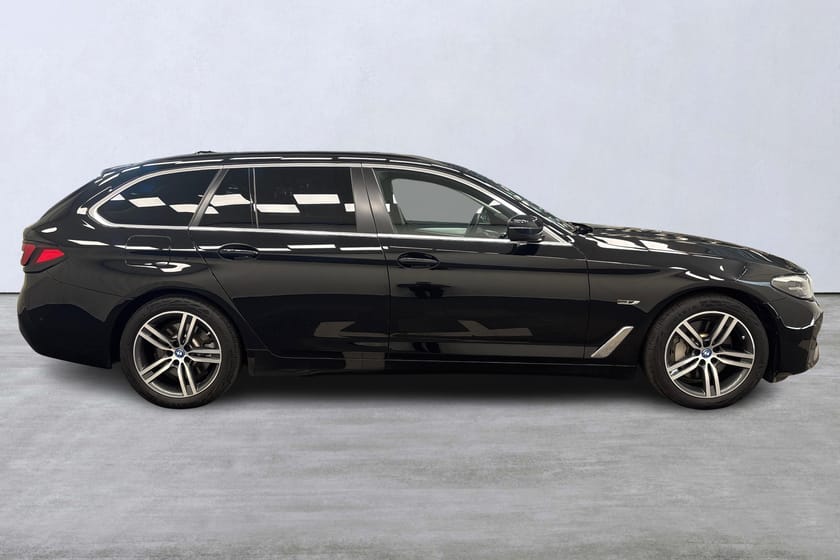 Bild 3 av BMW 530e xDrive Touring E Sport line