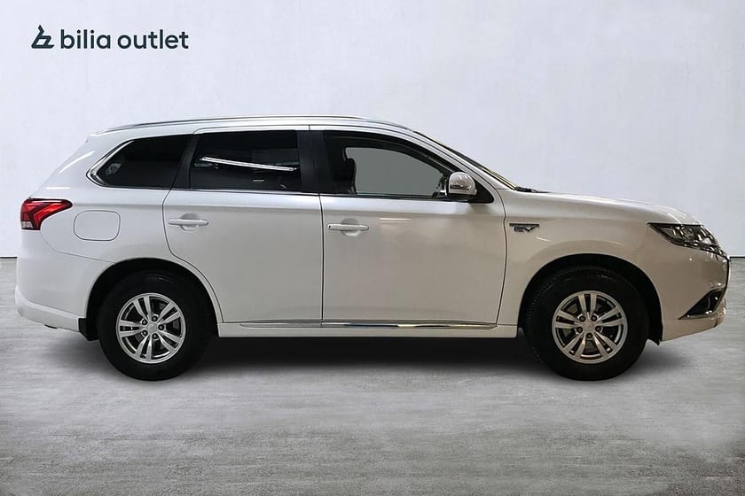 Bild 5 av Mitsubishi Outlander PHEV 2.0 4WD 203hk Drag PDC Halvskinn