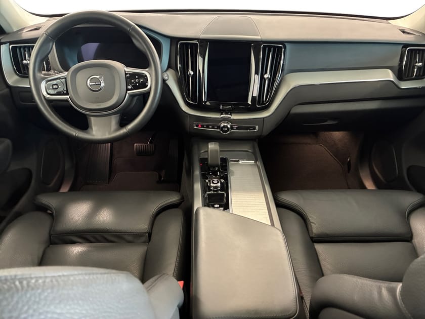 Bild 5 av Volvo XC60 T6 Plus Dark Edition | Drag | 21" Fälg |
