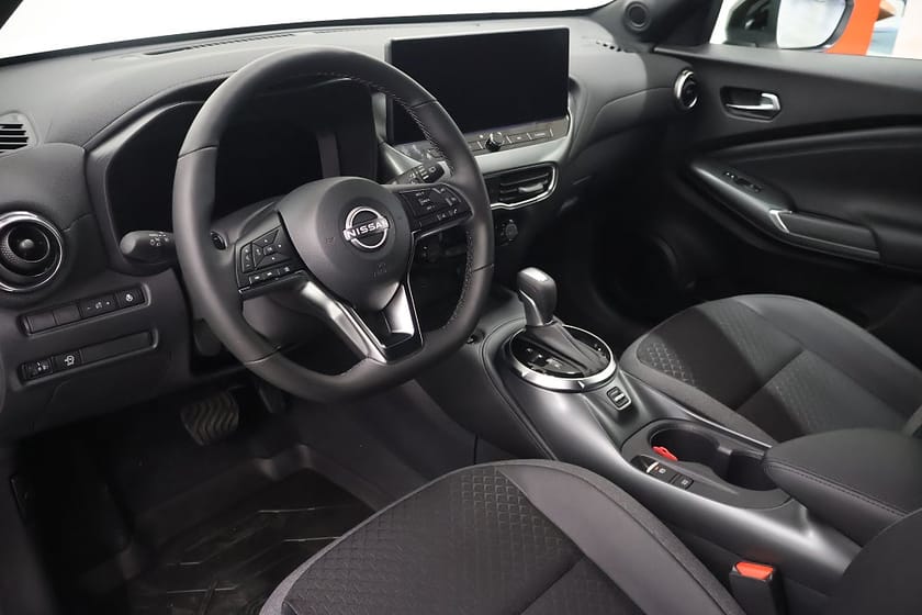 Bild 2 av Nissan Juke DIG-T 114HP 7DCT N-Connecta + Navi Ink 3st service