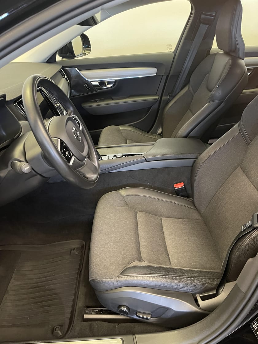 Bild 5 av Volvo V90 Cross Country B4 AWD Diesel Adv SE / Dragkrok / Harman Kardon / Navigation /