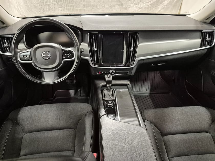 Bild 2 av Volvo V90 D3 150HK Momentum