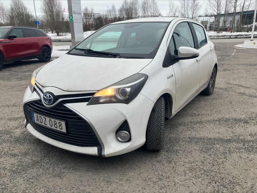 Bild 1 av Toyota Yaris Hybrid Active / Vinterhjul
